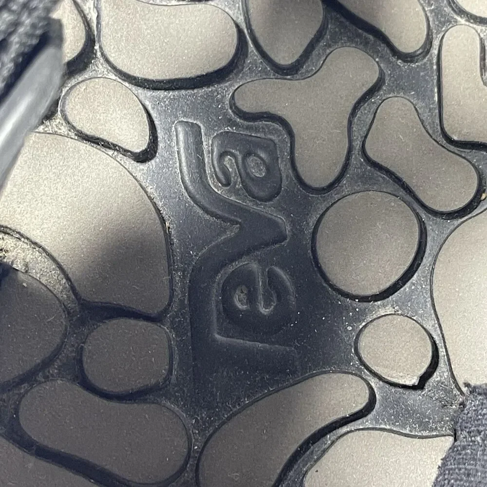 Vintage Teva Sandals Men’s 13 USA Made Black Gray Pattern Strappy Hiking Trails